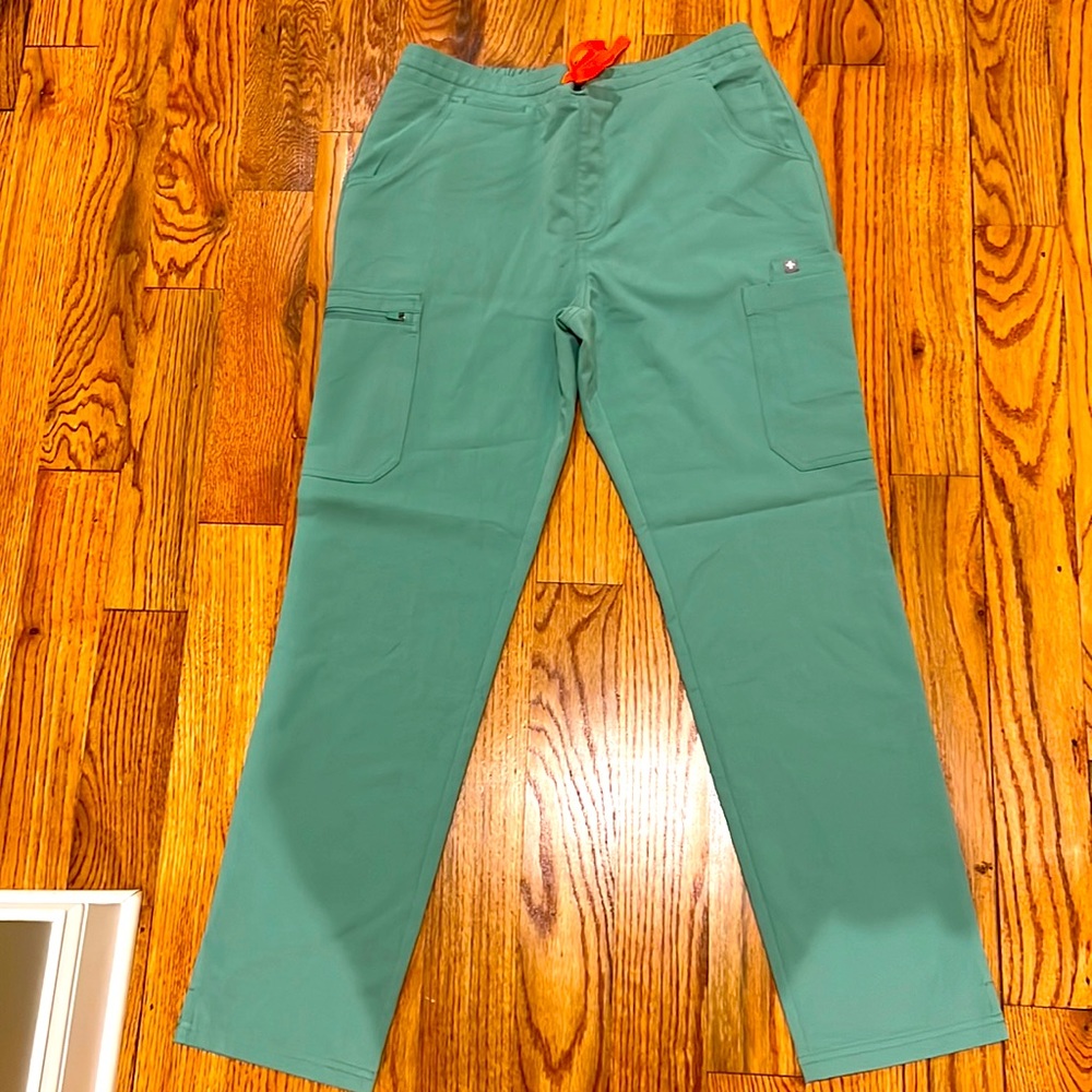 Figs technical collection, size medium, never worn, color: Jade